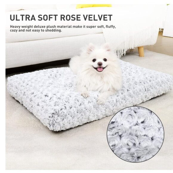 KSIIA Washable Dog Bed Deluxe Plush 18' x 23' - Picture 2 of 10